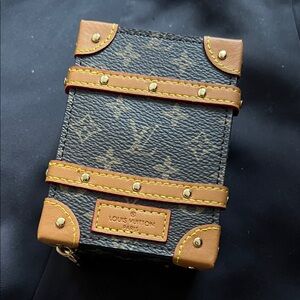 Louis Vuitton Monogram Key Holder in Brown and Gold